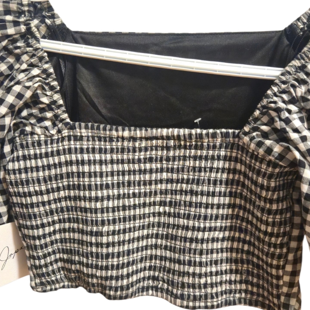 🌟NWT Black and White Puff Sleeve Crop Blouse - Picture 5 of 5